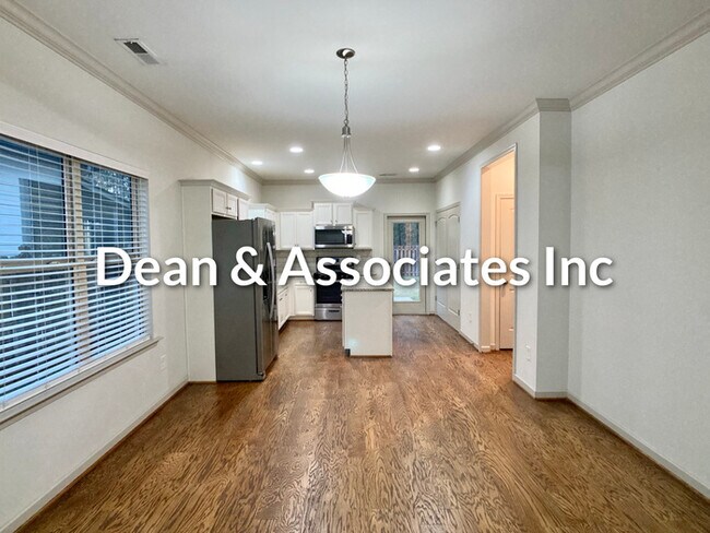 Building Photo - 2044 Springfield Dr