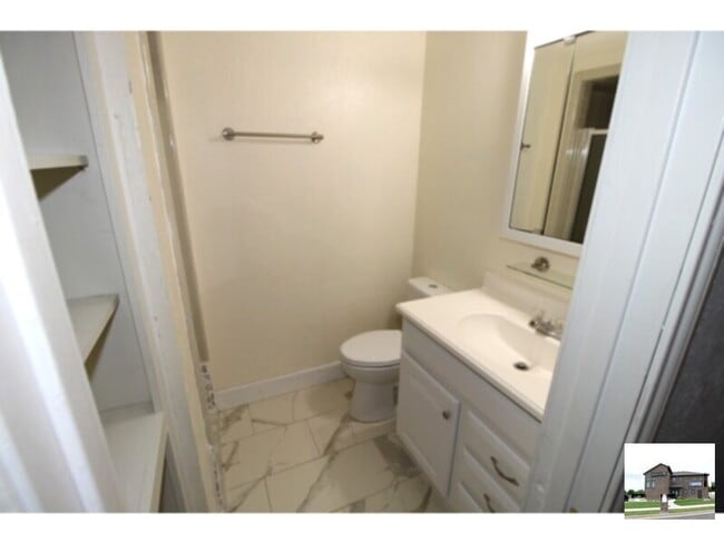 Building Photo - 905 N 19th St