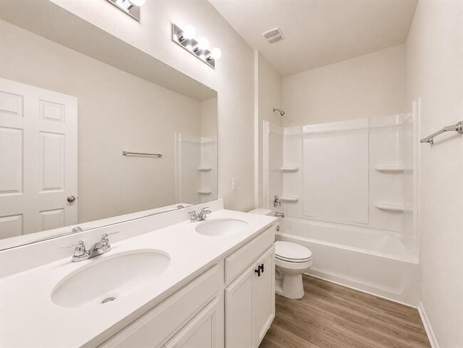 Building Photo - 220 Pepperbark Loop