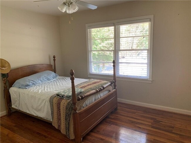 Building Photo - 1910 La Dawn Ln NW