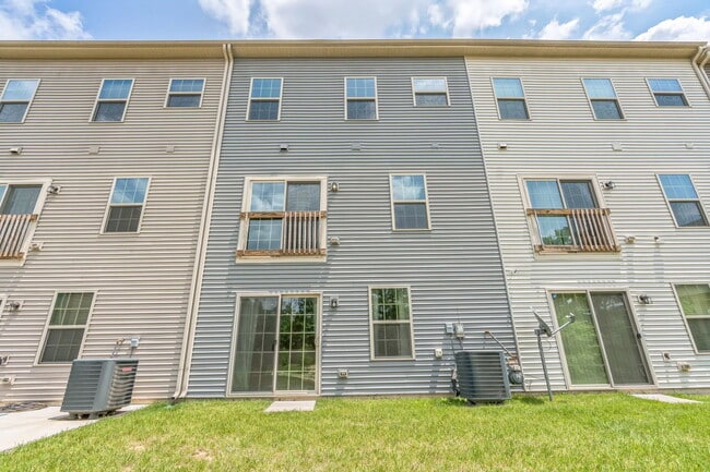 Building Photo - 16705 Tortola Dr