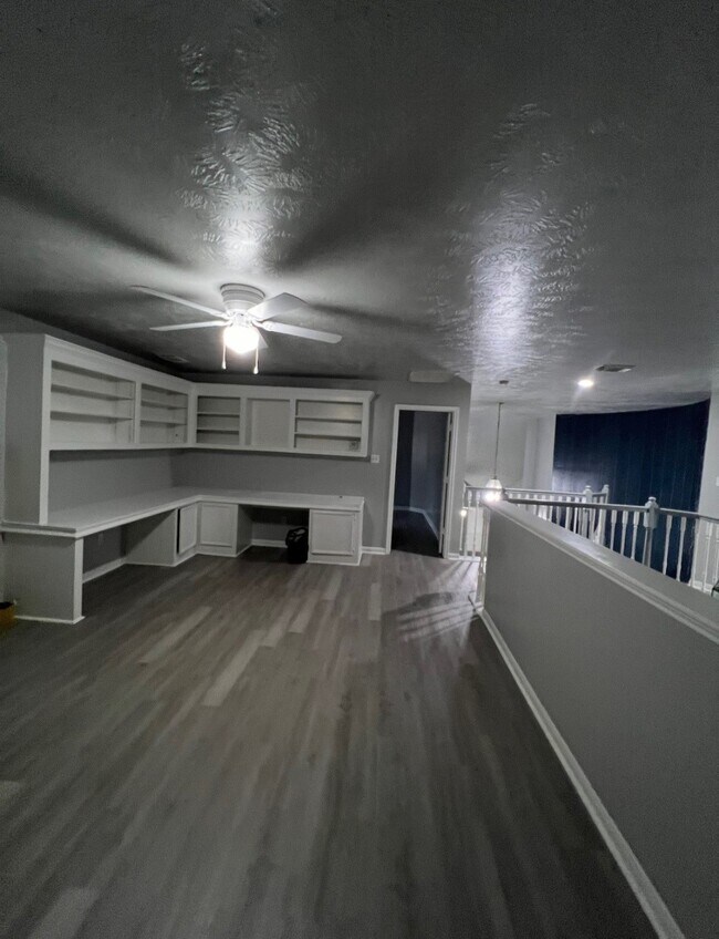 Building Photo - 17127 Mountain Crest Dr