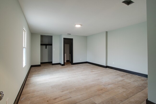 Building Photo - 1669 Baine Ave