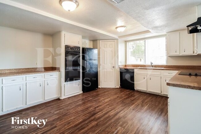 Building Photo - 11111 Sageorchard Cir