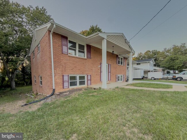 Building Photo - 4612 Sharon Rd