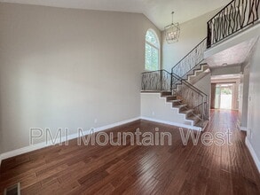 Building Photo - 499 N 200 W