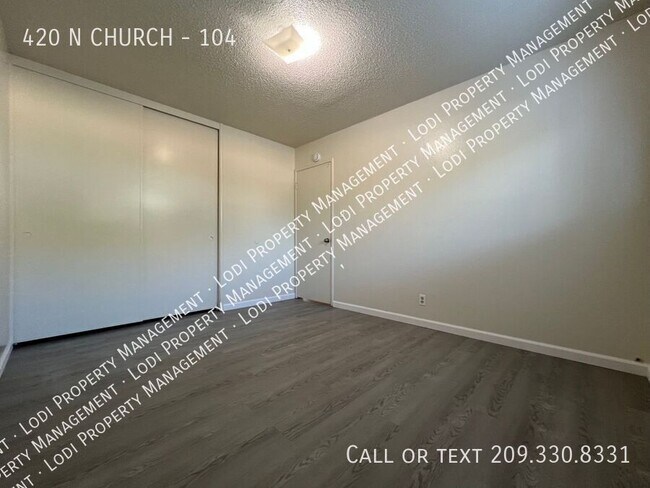 Building Photo - 420 N Church St