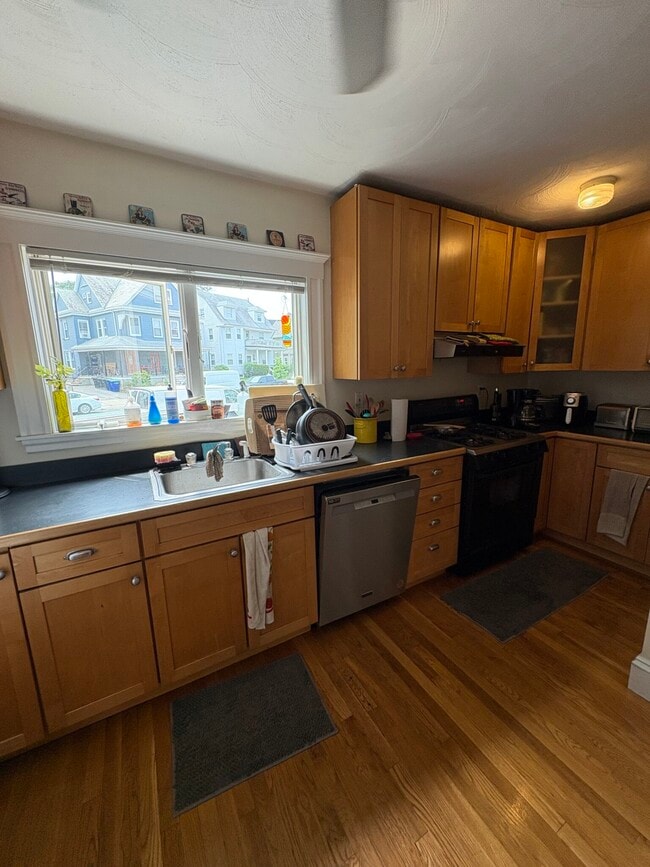 Building Photo - 881 Broadway