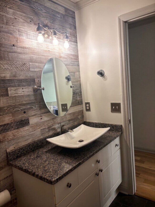 Building Photo - Renovated 3 Bedroom Home in Ashland City!