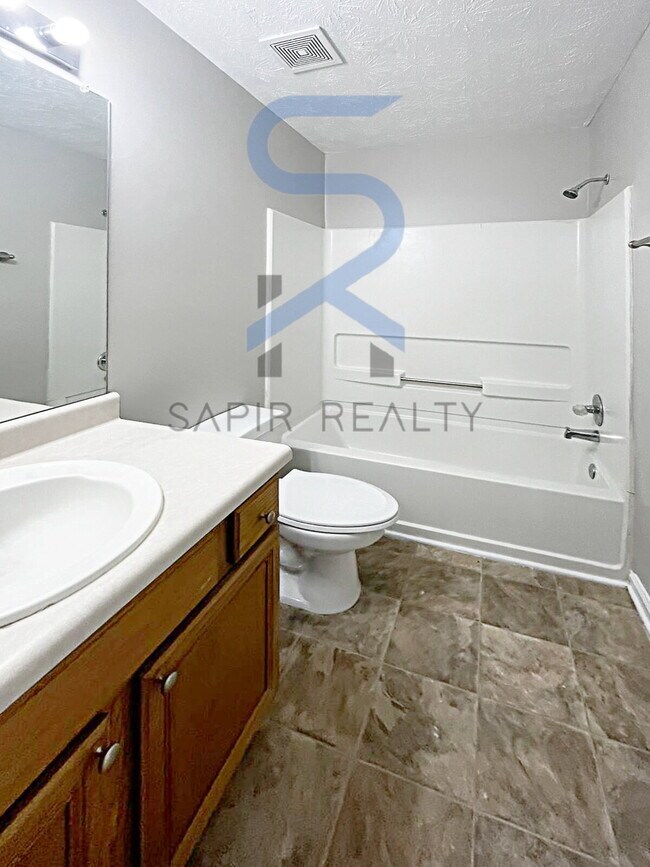 Building Photo - Move in before October 15th and get $100 O...