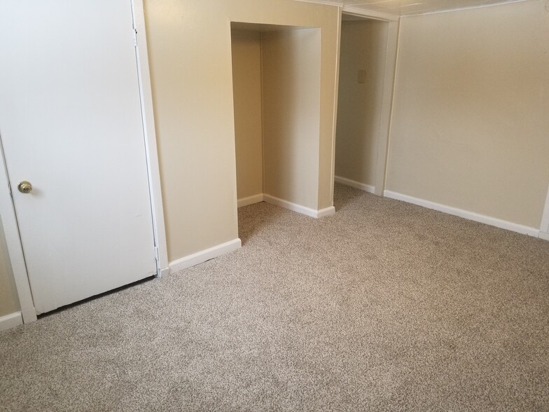 Building Photo - 2401 Leroy Caledonia Rd