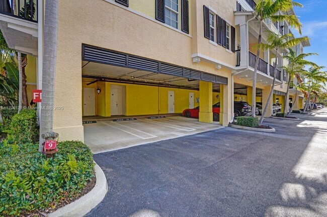 Building Photo - 226 N Latitude Cir