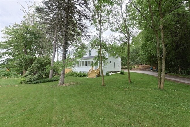 Building Photo - 1250 Pleasant St