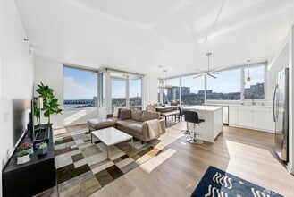 Building Photo - 501 Beale St