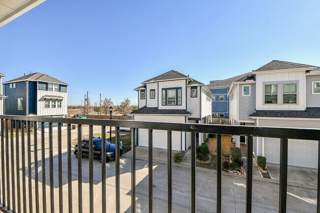 Building Photo - 2033 Millbridge Spring Ln