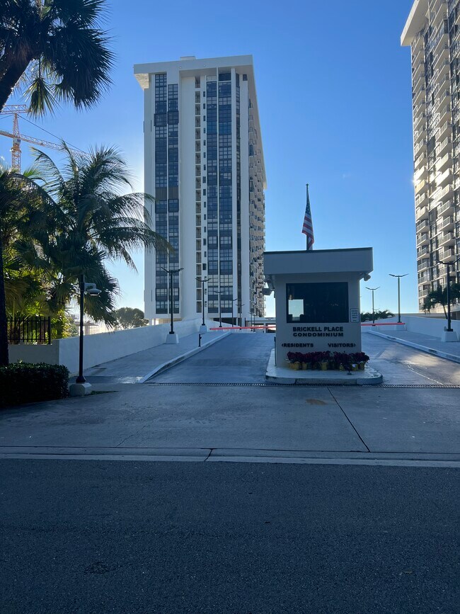 Building Photo - 1865 Brickell Ave