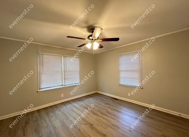 Building Photo - 2776 Palm Dr