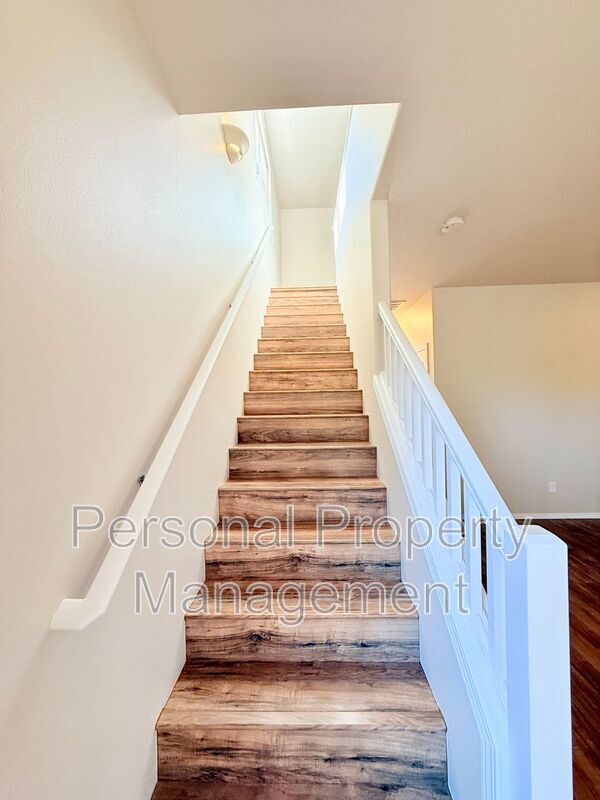 Building Photo - 13024 NE 26th St