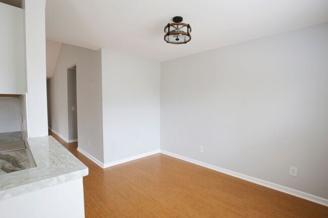 Building Photo - Available now. Beautiful fully renovated 3...