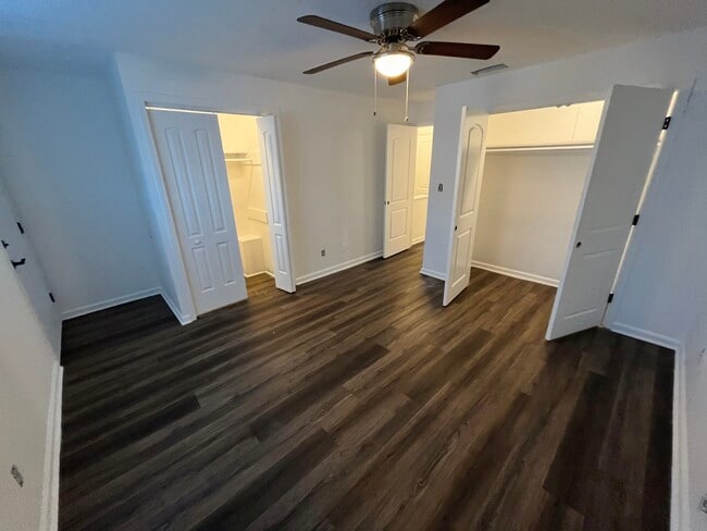 Building Photo - 1200 Bretta St