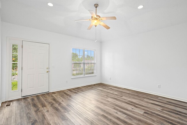 Building Photo - 5009 Legacy Dr