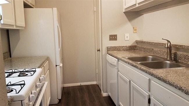 Building Photo - 12206 Alderbrook Dr