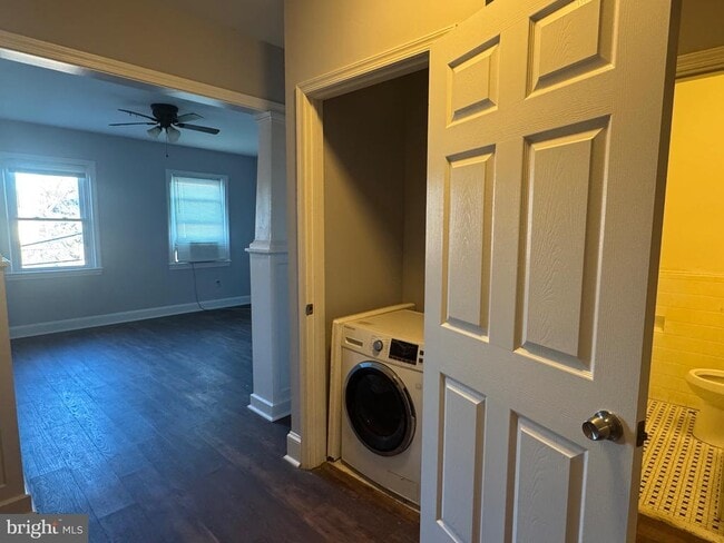 Building Photo - 157 36th St NE