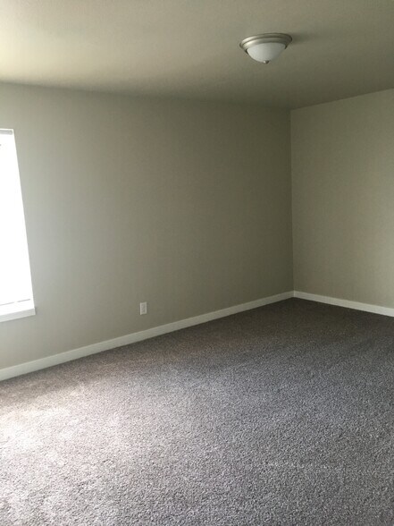 Building Photo - 1155 E 300 S