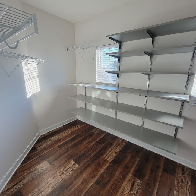 Building Photo - Spacious 4BR/.5BA Home in Steele Creek