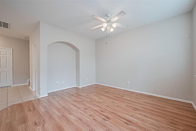 Building Photo - 16839 Carrollton Creek Ln