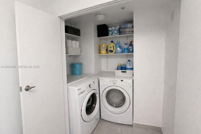 Building Photo - 17301 Biscayne Blvd