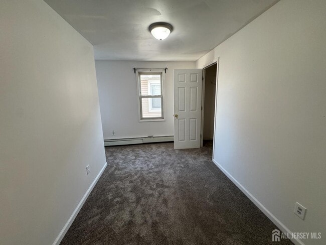 Building Photo - 317 Walnut St