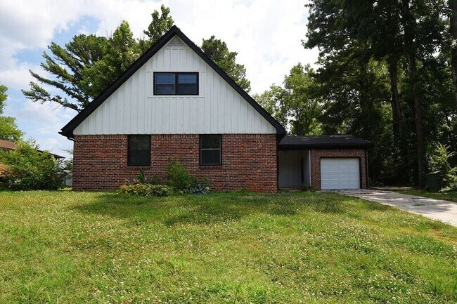 Building Photo - 2819 Broadview Dr NW