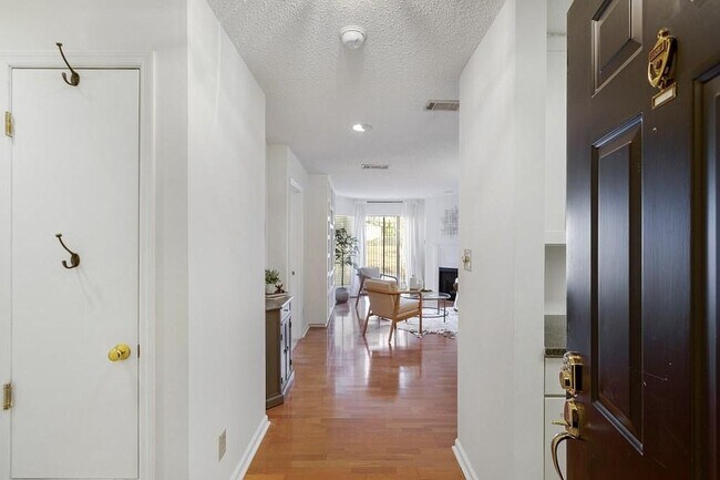 Primary Photo - 209 14th St NE