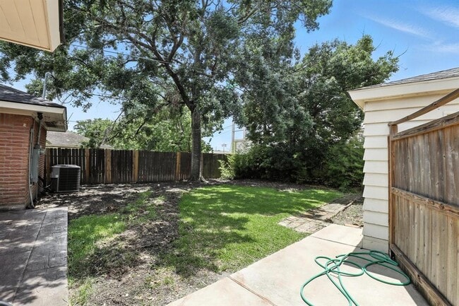 Building Photo - 9226 Kapri Ln