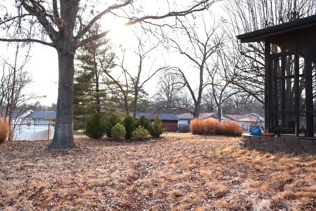 Building Photo - Charming 3-Bed, 2-Bath Home with 2 Car Garage & Covered Patio