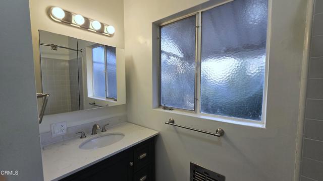 Building Photo - 1489 N Altadena Dr