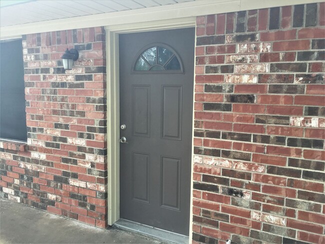 Building Photo - Southside Sanger