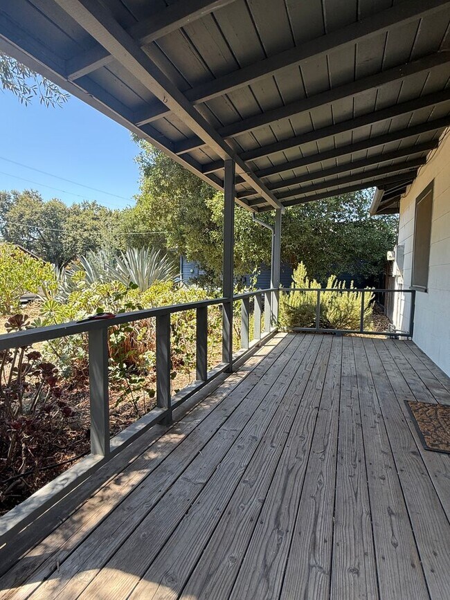 Building Photo - 577 Curtin Ln