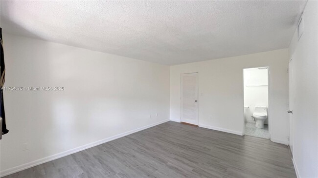 Building Photo - 4670 NW 79th Ave