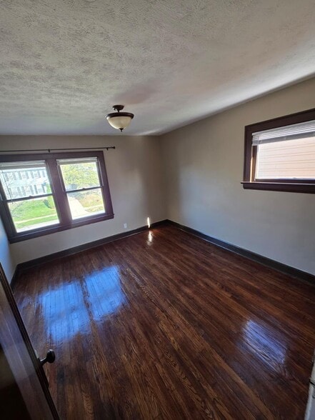 Building Photo - 2048 Rossmoor Rd