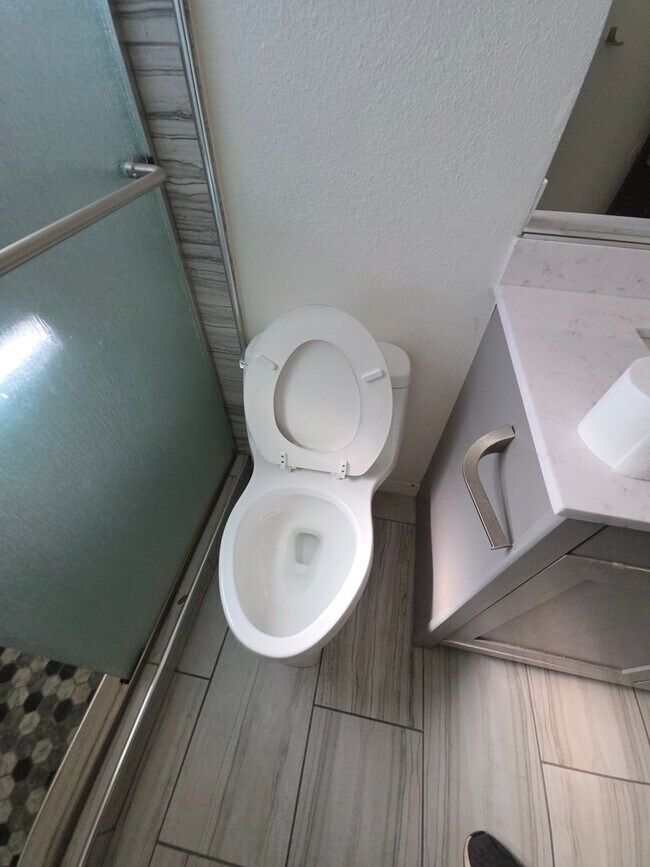 Building Photo - Welcome home to this beautifully updated 2-bedroom, 1-bath upstairs condo in a peaceful Auburn ne...