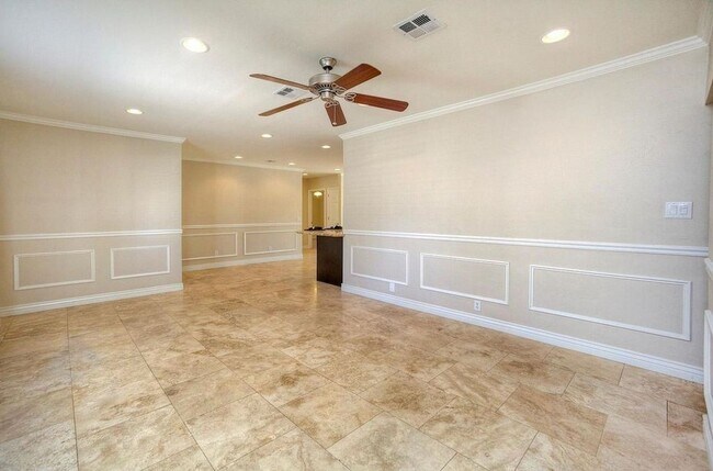 Building Photo - Spectacular North/Central 4Bed/2Ba Home!!