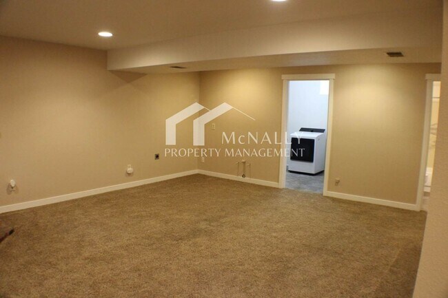 Building Photo - Freshly Updated 4BR Home w/ Finished Basement, New Appliances & RV/Boat Parking