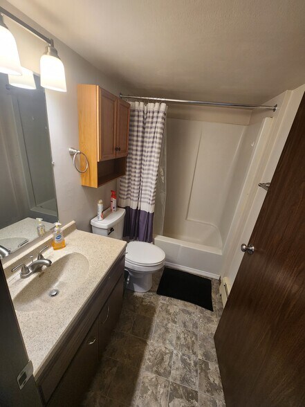 Building Photo - 202 Osius St