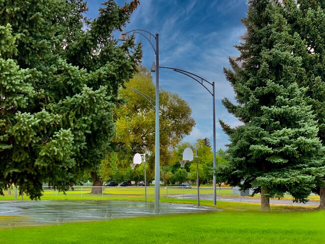 Building Photo - 1319 Walnut St