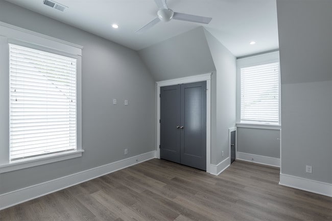 Building Photo - 3 Sanctuary Ct