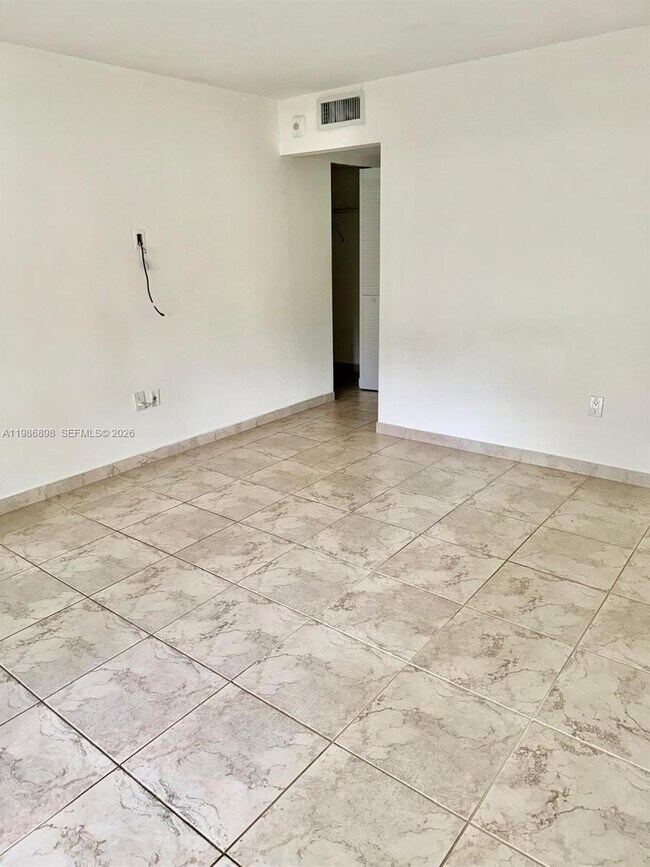 Building Photo - 8933 SW 123rd Ct