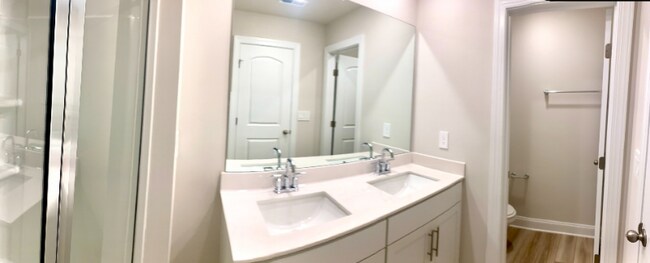 Building Photo - 4550 Skywood Ln