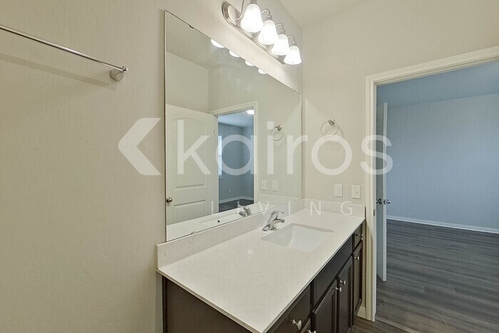 Building Photo - 825 NW 5th St